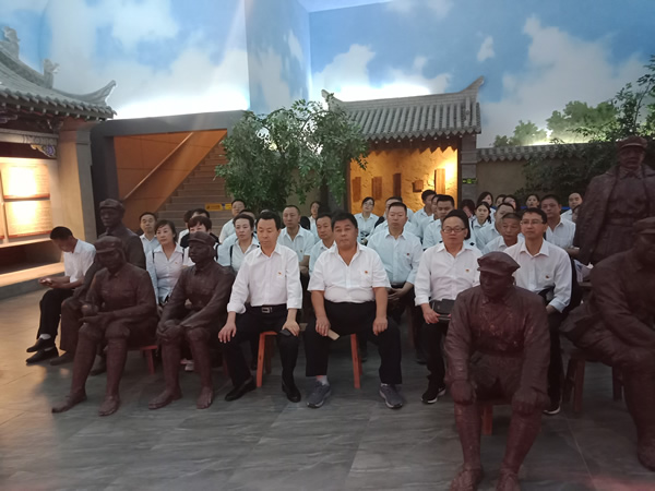 隴運(yùn)集團(tuán)公司黨委開(kāi)展“不忘初心、牢記使命”紀(jì)念建黨98周年主題黨日活動(dòng)