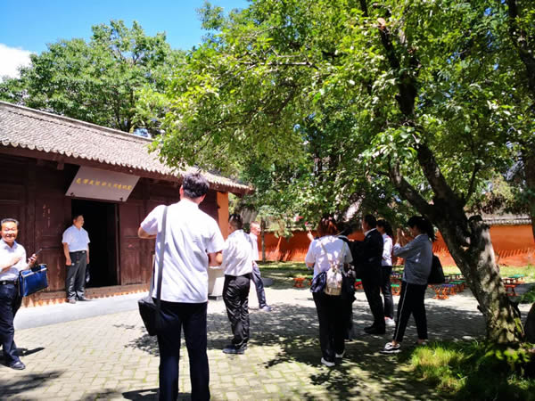 隴運(yùn)集團(tuán)公司黨委開(kāi)展“不忘初心、牢記使命”紀(jì)念建黨98周年主題黨日活動(dòng)