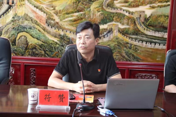 市政府國資委黨委委員、副主任符贊到隴運(yùn)集團(tuán)公司開展講授 黨紀(jì)學(xué)習(xí)教育專題 黨課暨“七一”慰問活動(dòng)