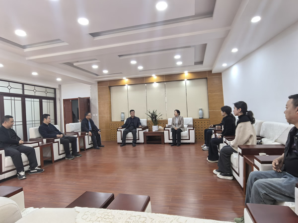 隴運集團潤華旅游客運公司、晟游天下旅行社與隴南師范學(xué)院歷史文化與旅游學(xué)院達成見習(xí)合作意向